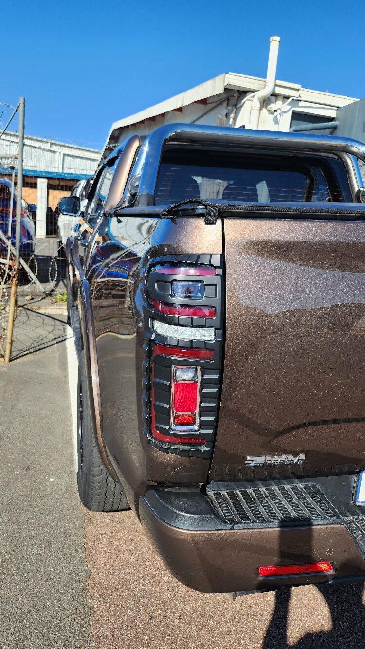 P SERIES BLACK TAILLIGHT